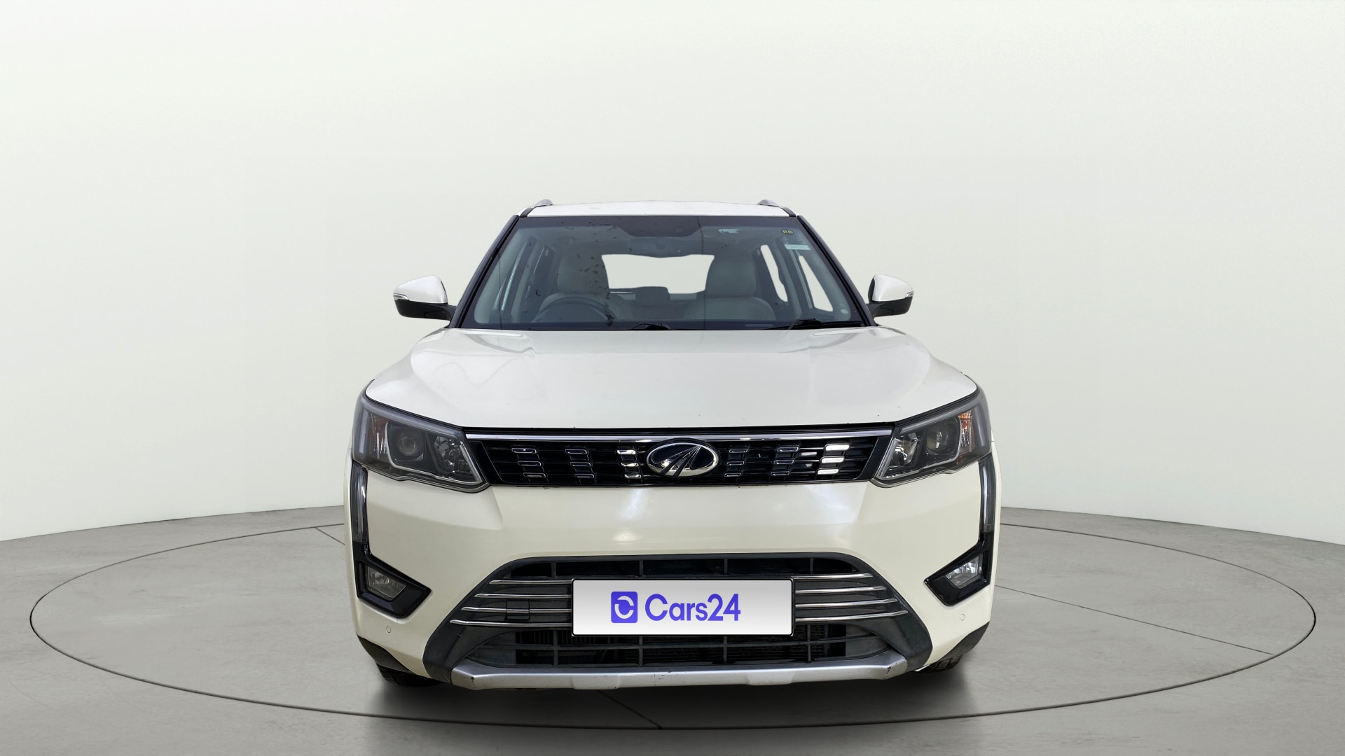 View 2019 Mahindra XUV300 W4 Petrol BS IV Image 1 Used 2019 Mahindra XUV300 W4 Petrol BS IV Image 1