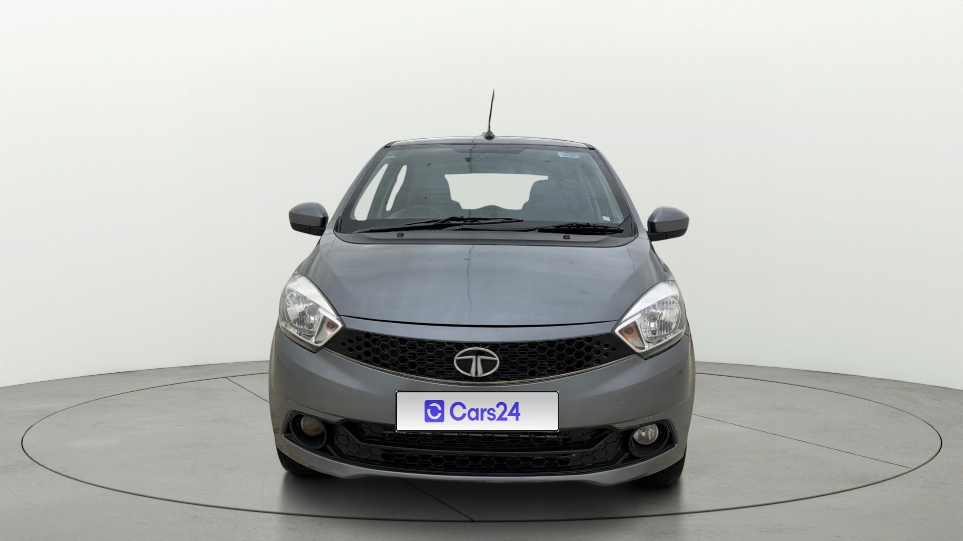 View 2018 Tata Tiago Revotorq XB Image 1 Used 2018 Tata Tiago Revotorq XB Image 1