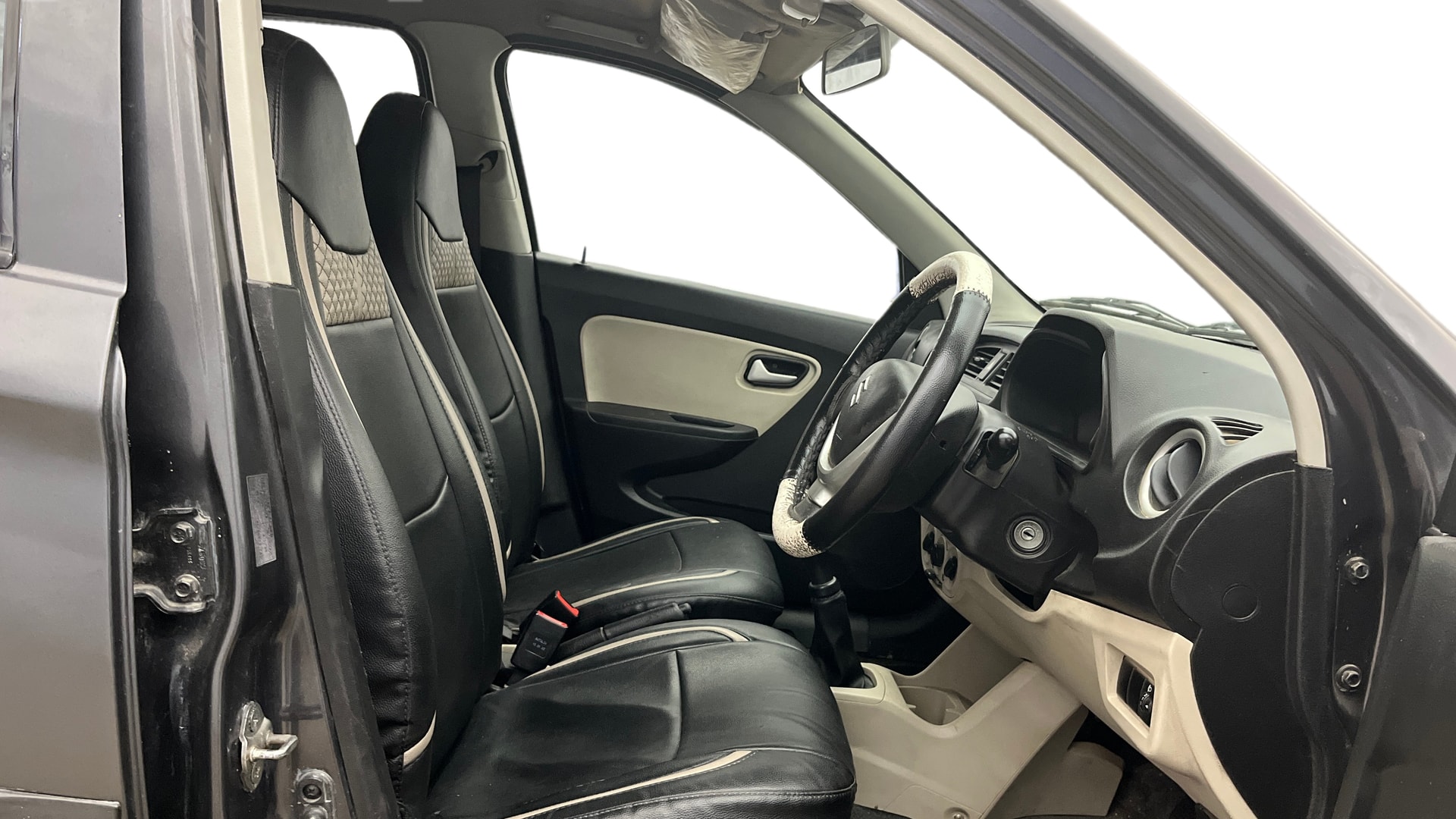 View 2022 Maruti Suzuki 1000 Base Variant Image 25 Used 2022 Maruti Suzuki 1000 Base Variant Image 25