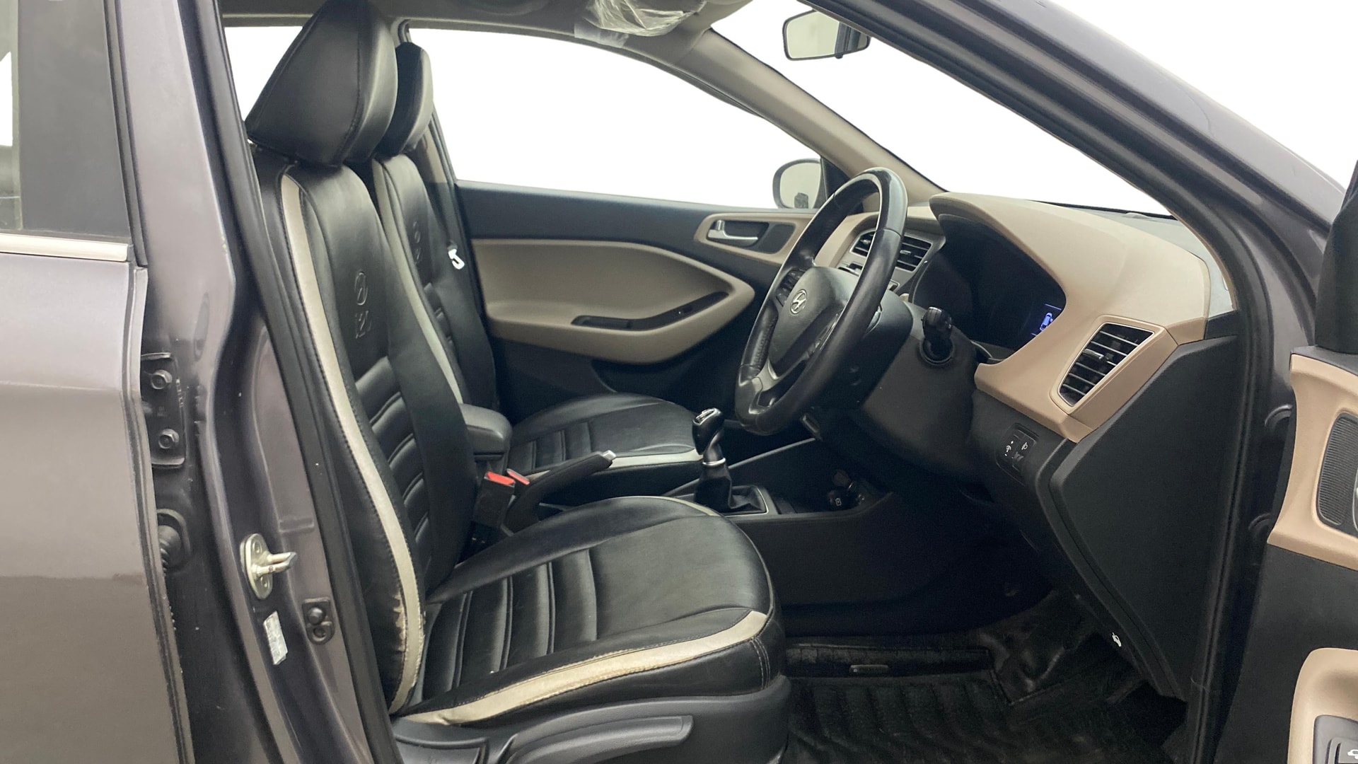 View 2019 Hyundai Elite i20 1.4 Asta Option Diesel BS IV Image 27 Used 2019 Hyundai Elite i20 1.4 Asta Option Diesel BS IV Image 27