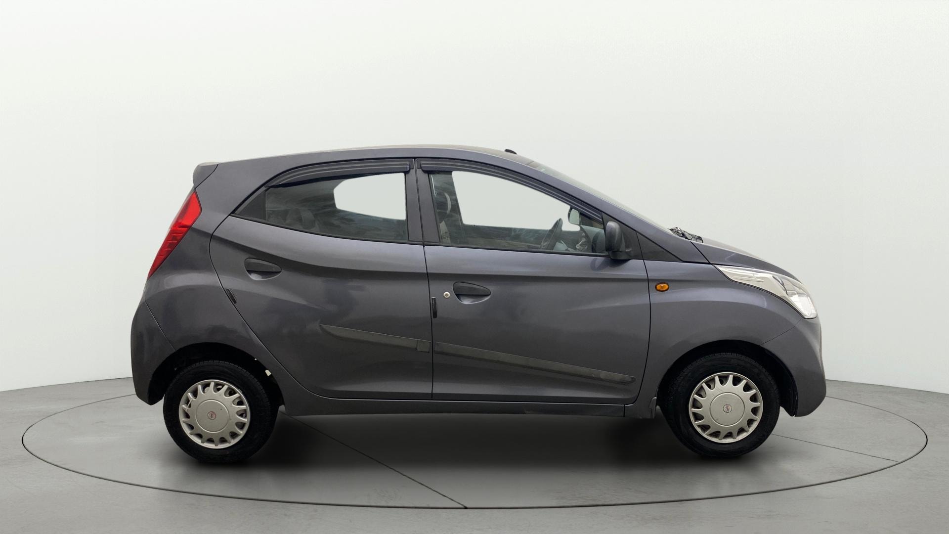 View 2016 Hyundai EON Era Plus Image 8 Used 2016 Hyundai EON Era Plus Image 8