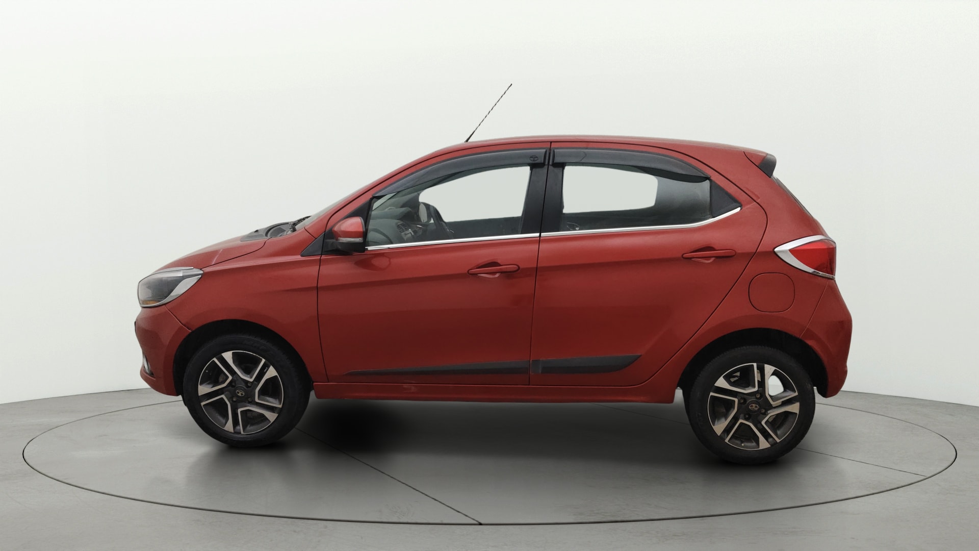 View 2020 Tata Tiago Revotorq XB Image 5 Used 2020 Tata Tiago Revotorq XB Image 5