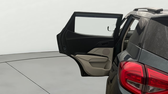 View Mahindra XUV300 Image 22 Used Mahindra XUV300 Image 22