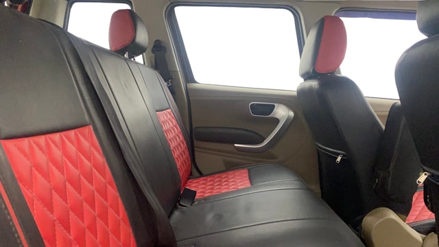 View Mahindra TUV300 Image 35 Used Mahindra TUV300 Image 35