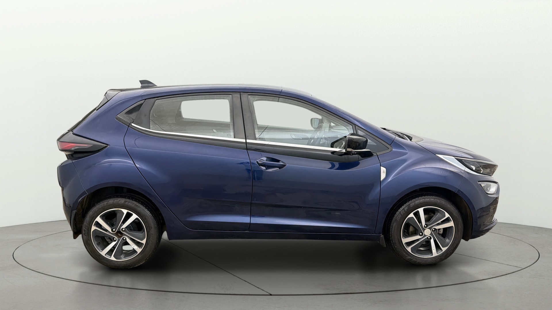 View 2024 Tata Altroz XZ Petrol Image 8 Used 2024 Tata Altroz XZ Petrol Image 8