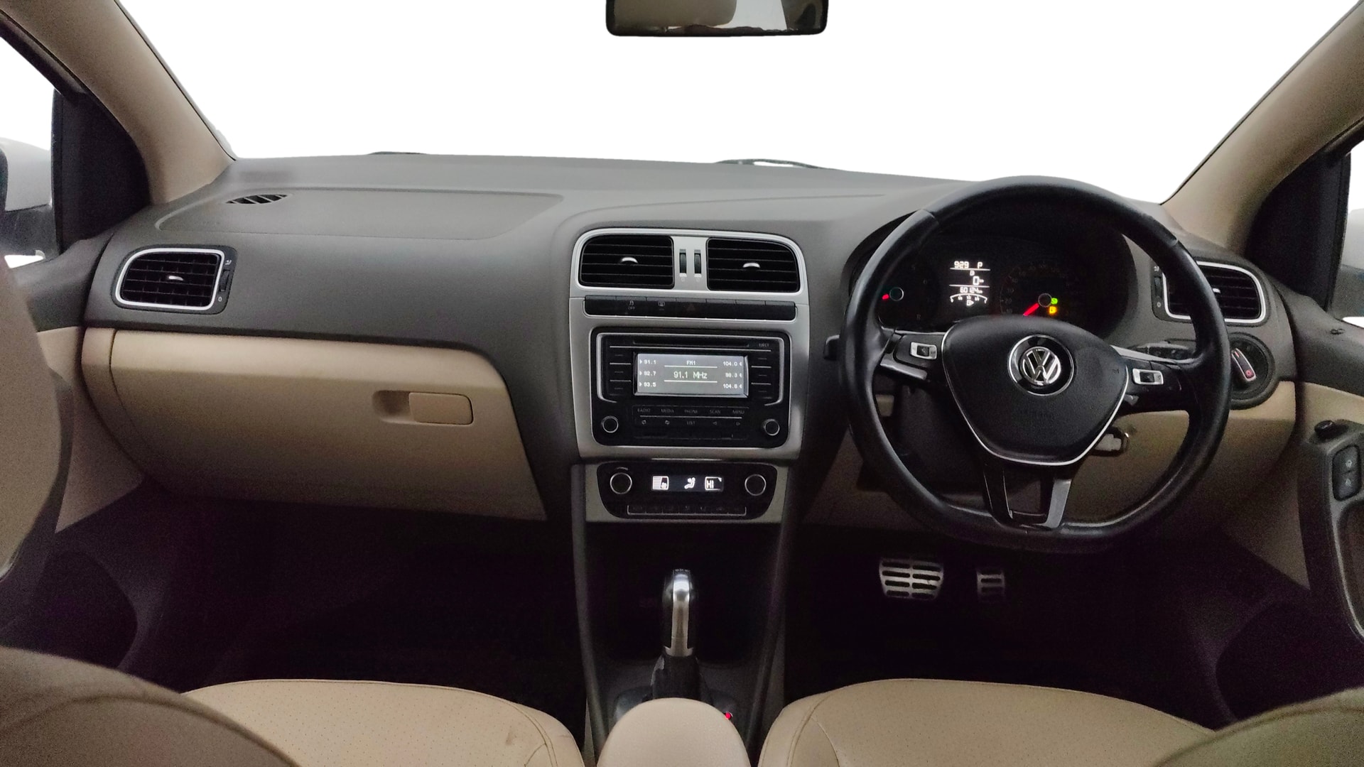 View 2015 Volkswagen Vento DSG Image 15 Used 2015 Volkswagen Vento DSG Image 15