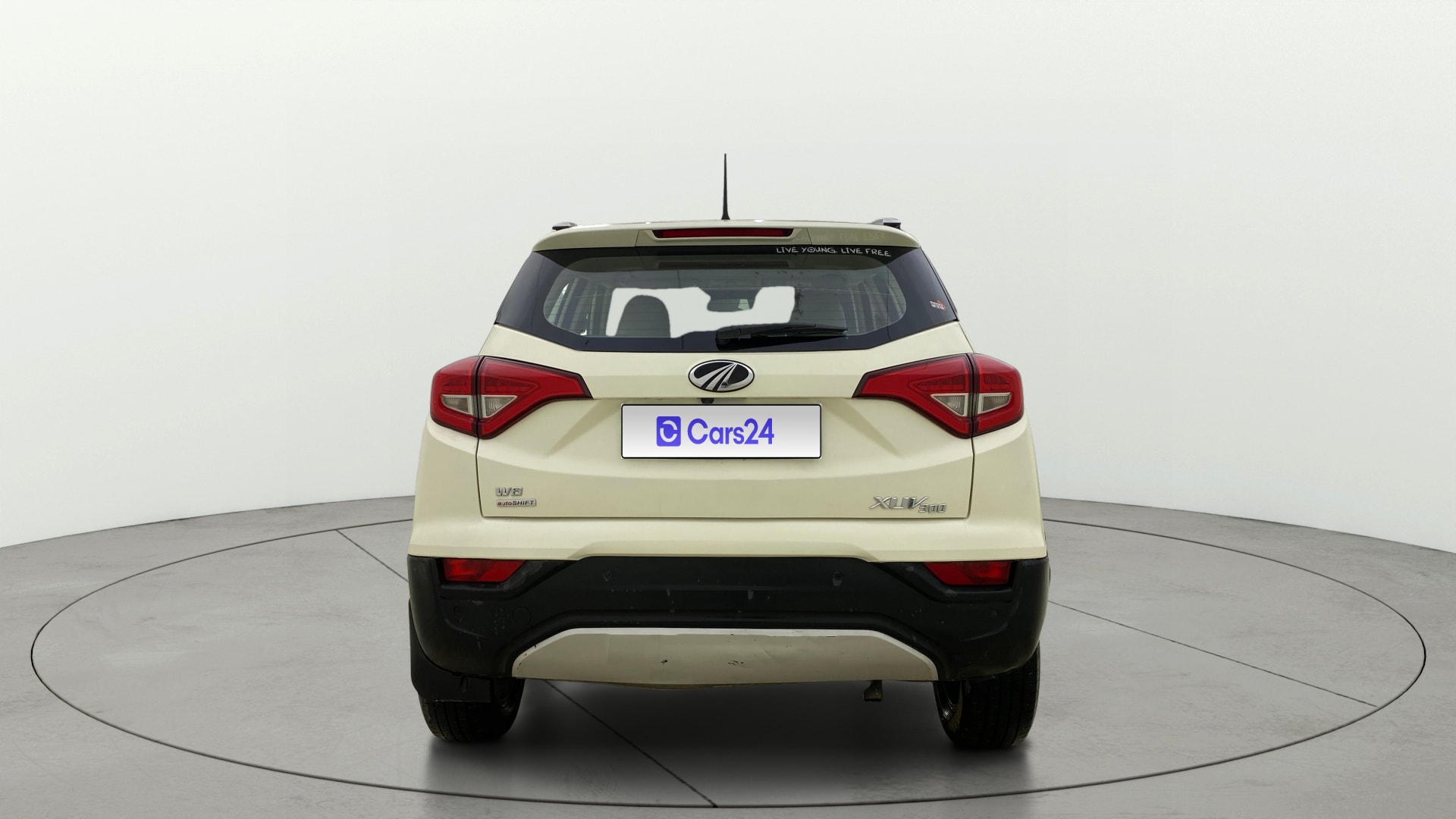View 2019 Mahindra XUV300 W4 Petrol BS IV Image 44 Used 2019 Mahindra XUV300 W4 Petrol BS IV Image 44