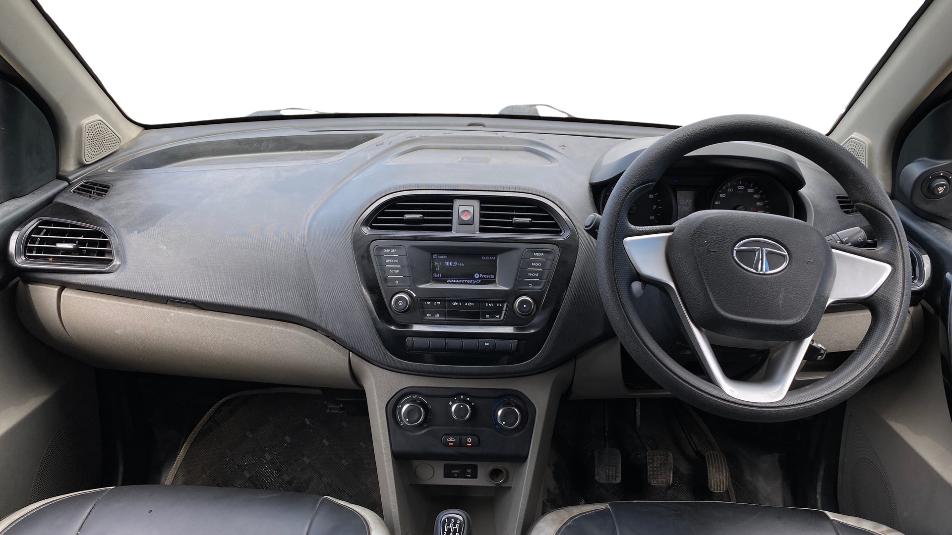 View 2017 Tata Tiago Revotorq XB Image 15 Used 2017 Tata Tiago Revotorq XB Image 15