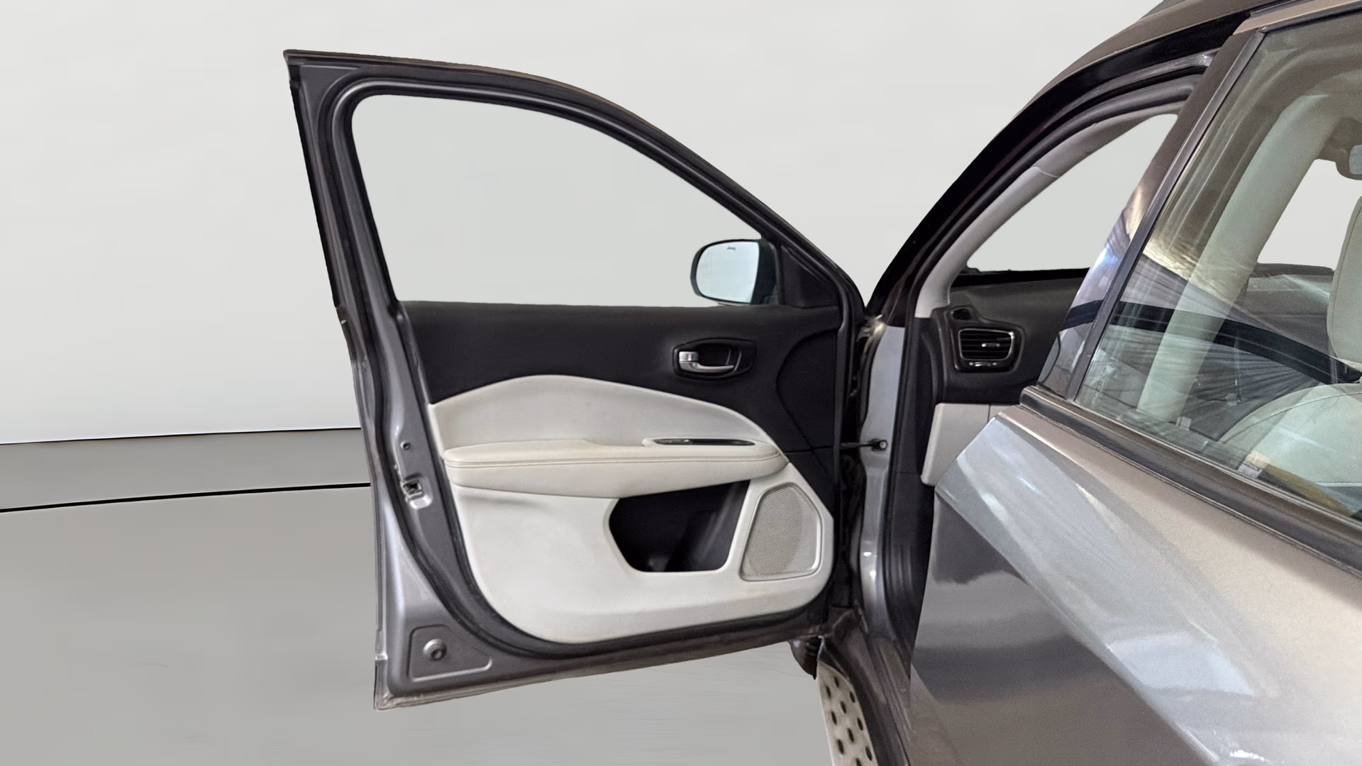 View 2019 Jeep Compass Limited Plus AT Image 32 Used 2019 Jeep Compass Limited Plus AT Image 32