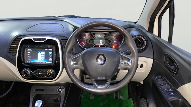 View Renault Captur Image 21 Used Renault Captur Image 21