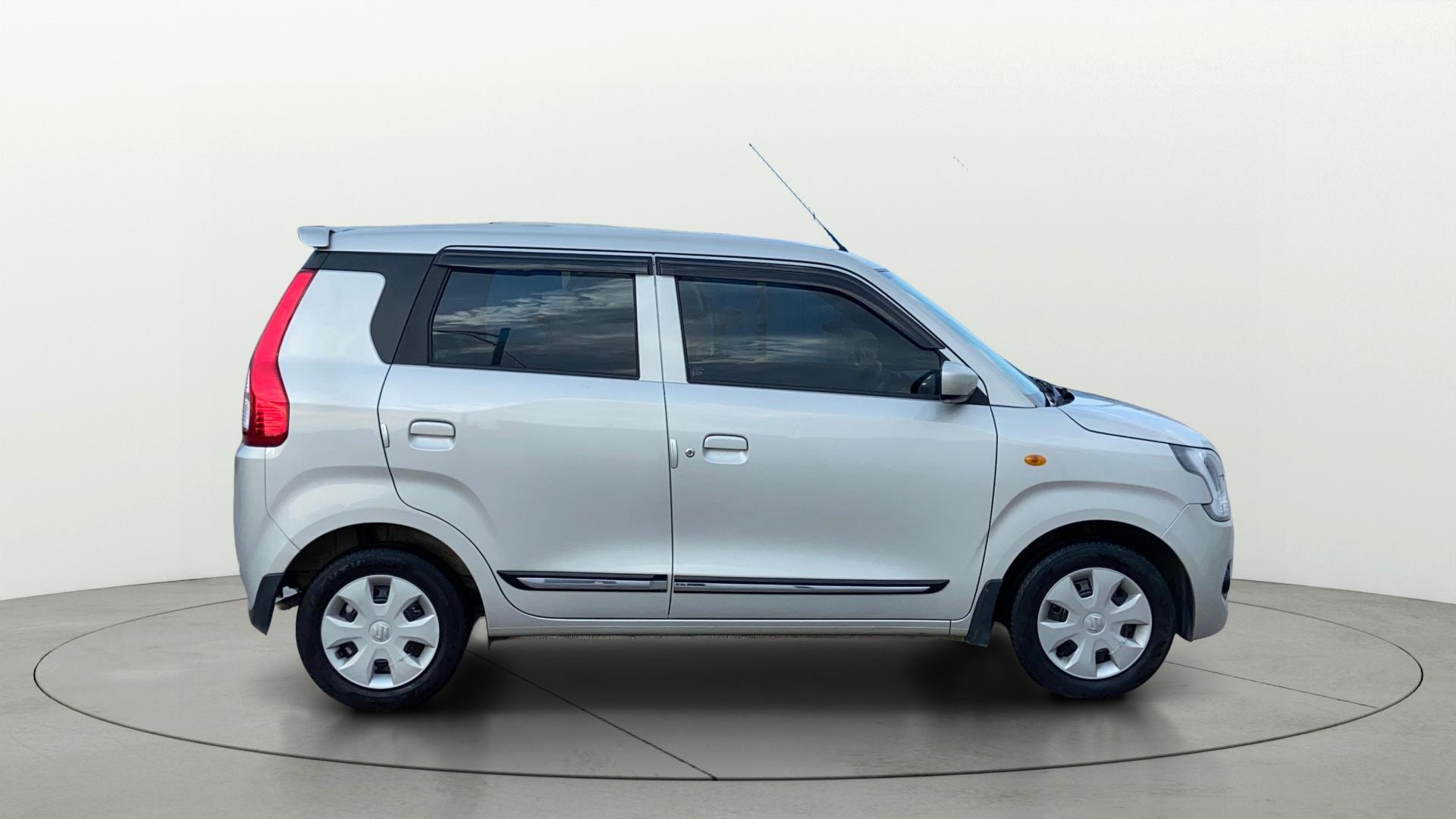 View 2025 Maruti Suzuki 1000 Base Variant Image 8 Used 2025 Maruti Suzuki 1000 Base Variant Image 8