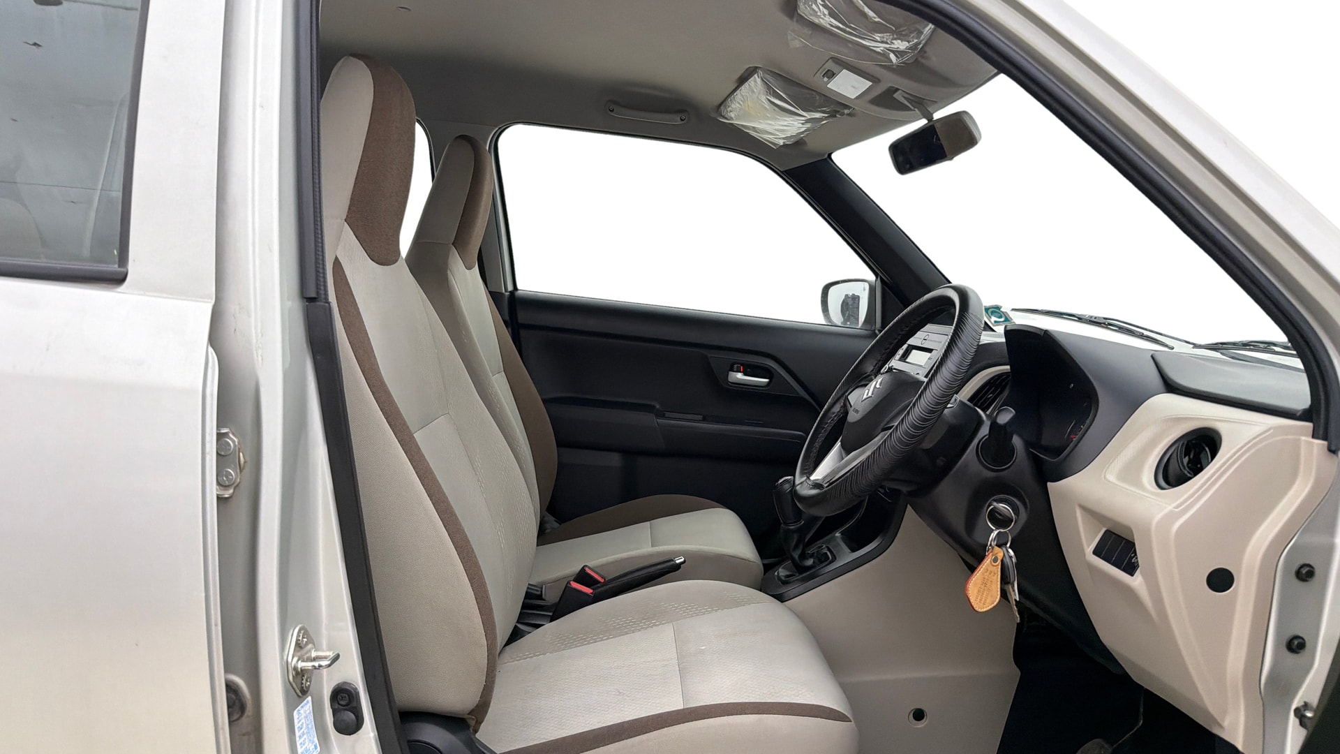 View 2022 Maruti Suzuki 1000 Base Variant Image 16 Used 2022 Maruti Suzuki 1000 Base Variant Image 16