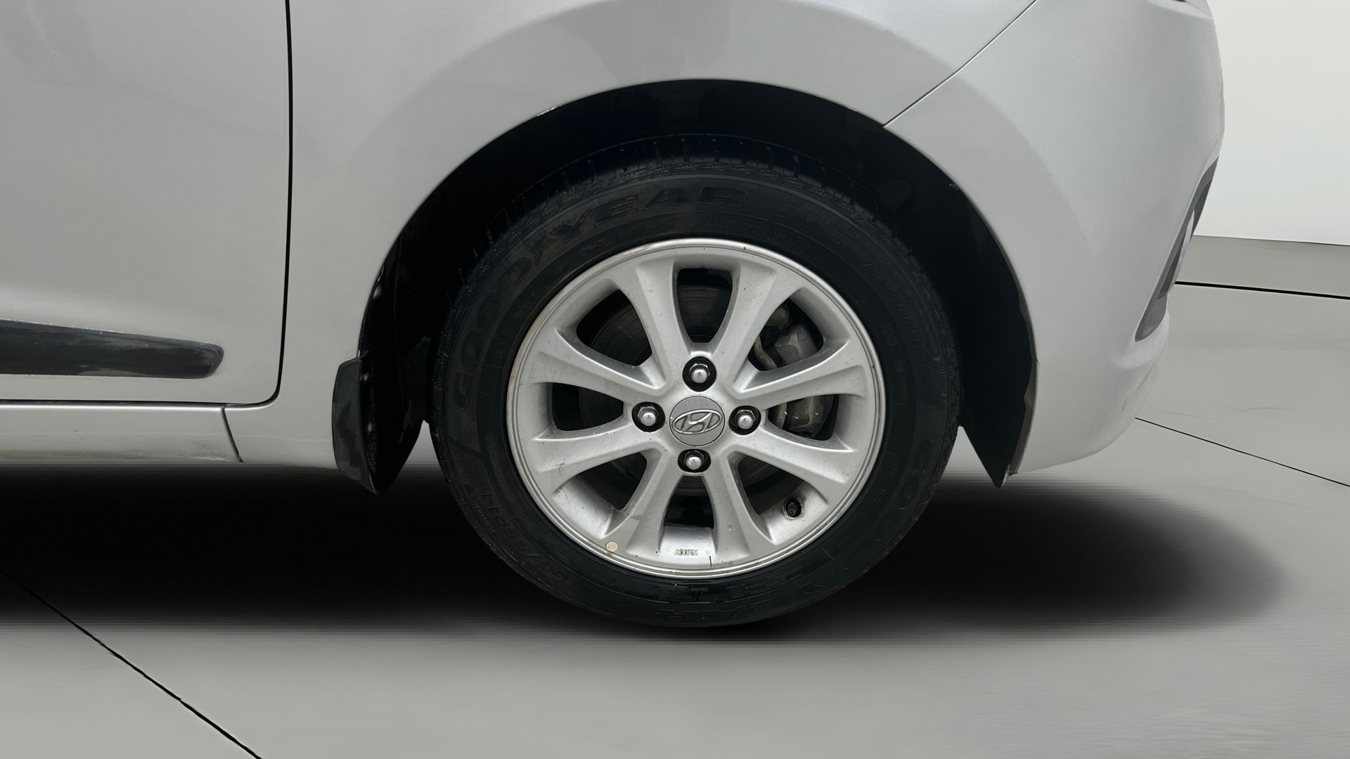 View 2015 Hyundai Grand i10 Asta AT 1.2 Kappa VTVT Image 42 Used 2015 Hyundai Grand i10 Asta AT 1.2 Kappa VTVT Image 42