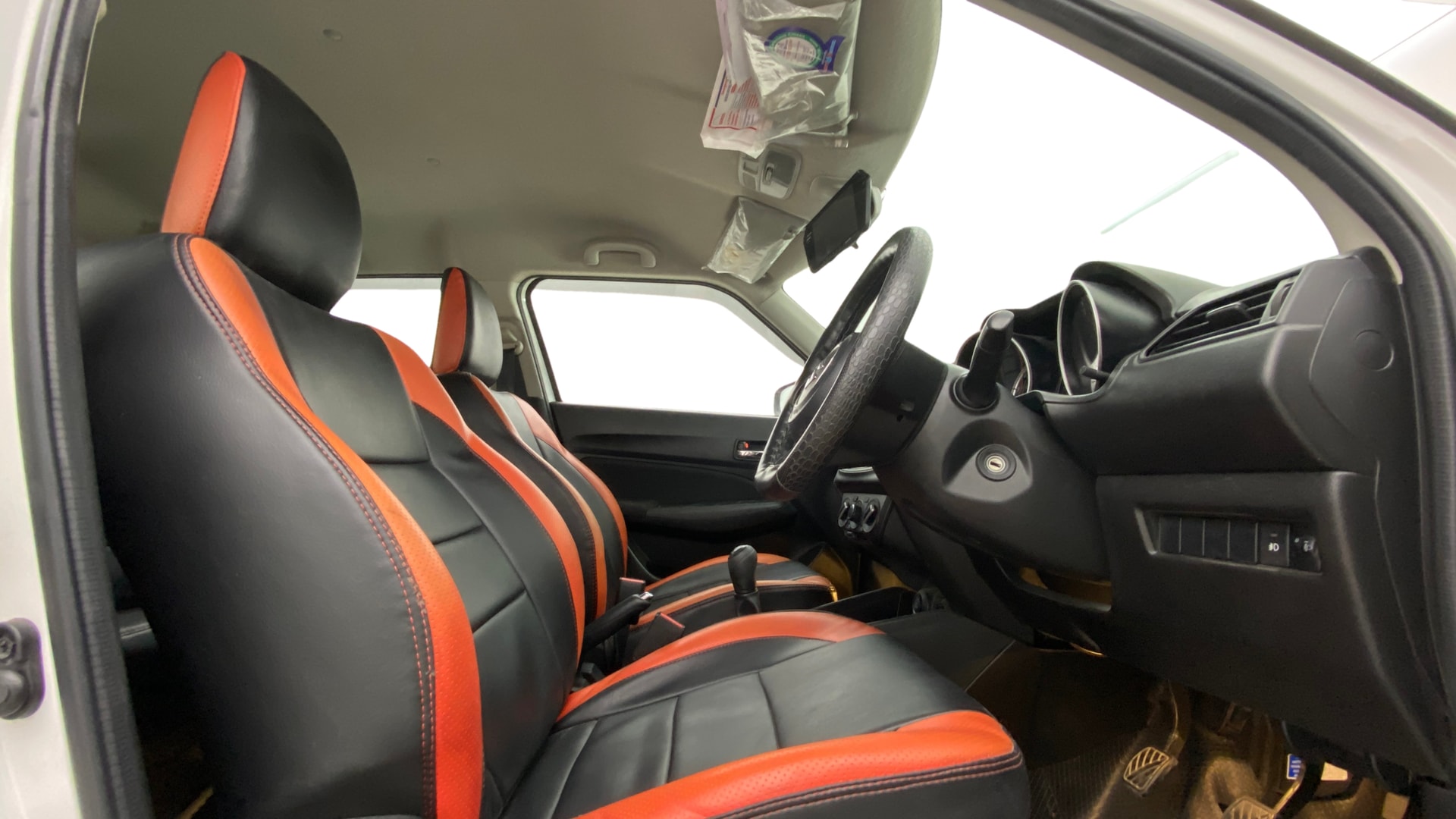 View 2019 Maruti Suzuki 1000 Base Variant Image 25 Used 2019 Maruti Suzuki 1000 Base Variant Image 25