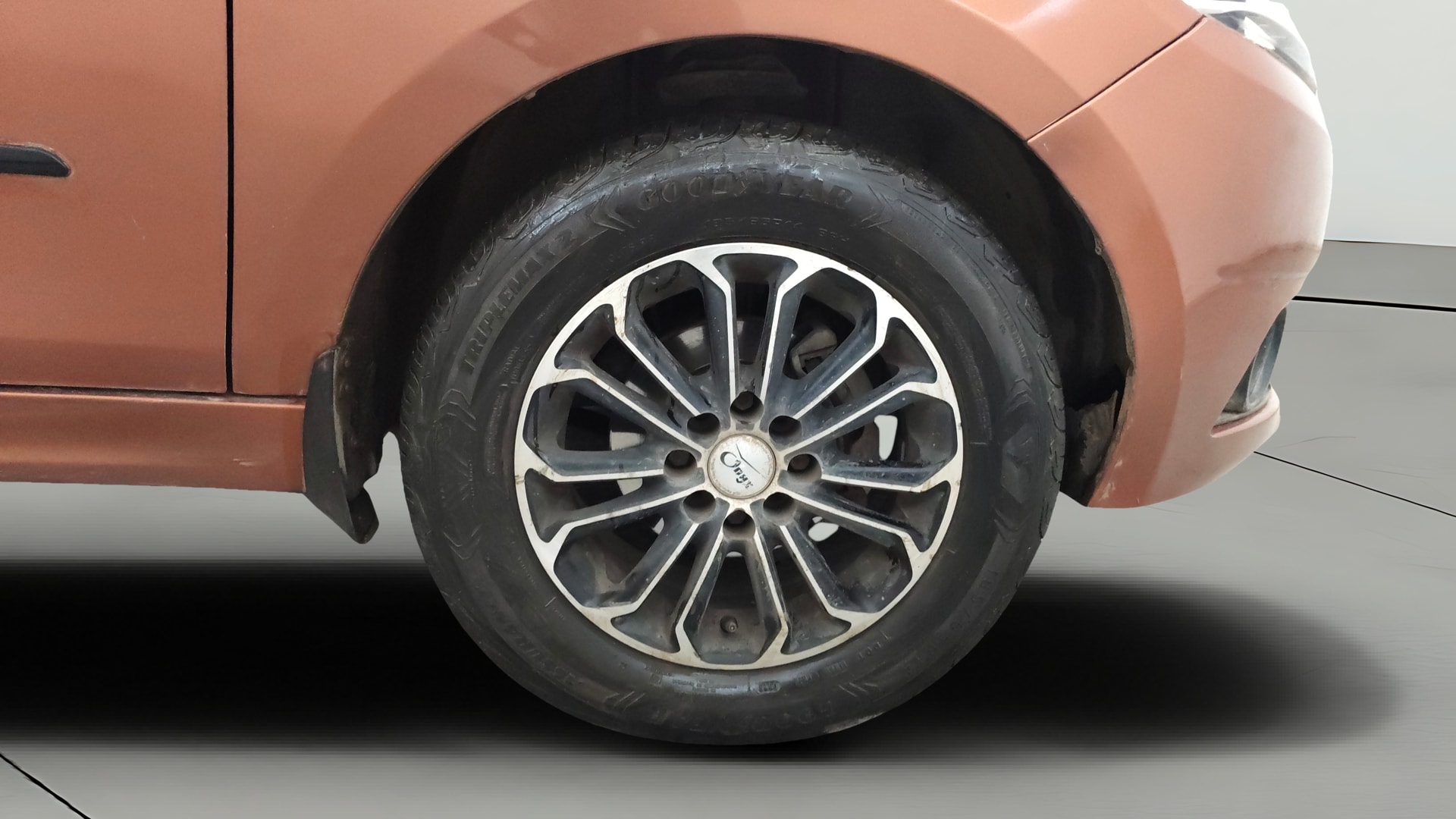 View 2018 Tata Tigor XE Diesel Image 39 Used 2018 Tata Tigor XE Diesel Image 39