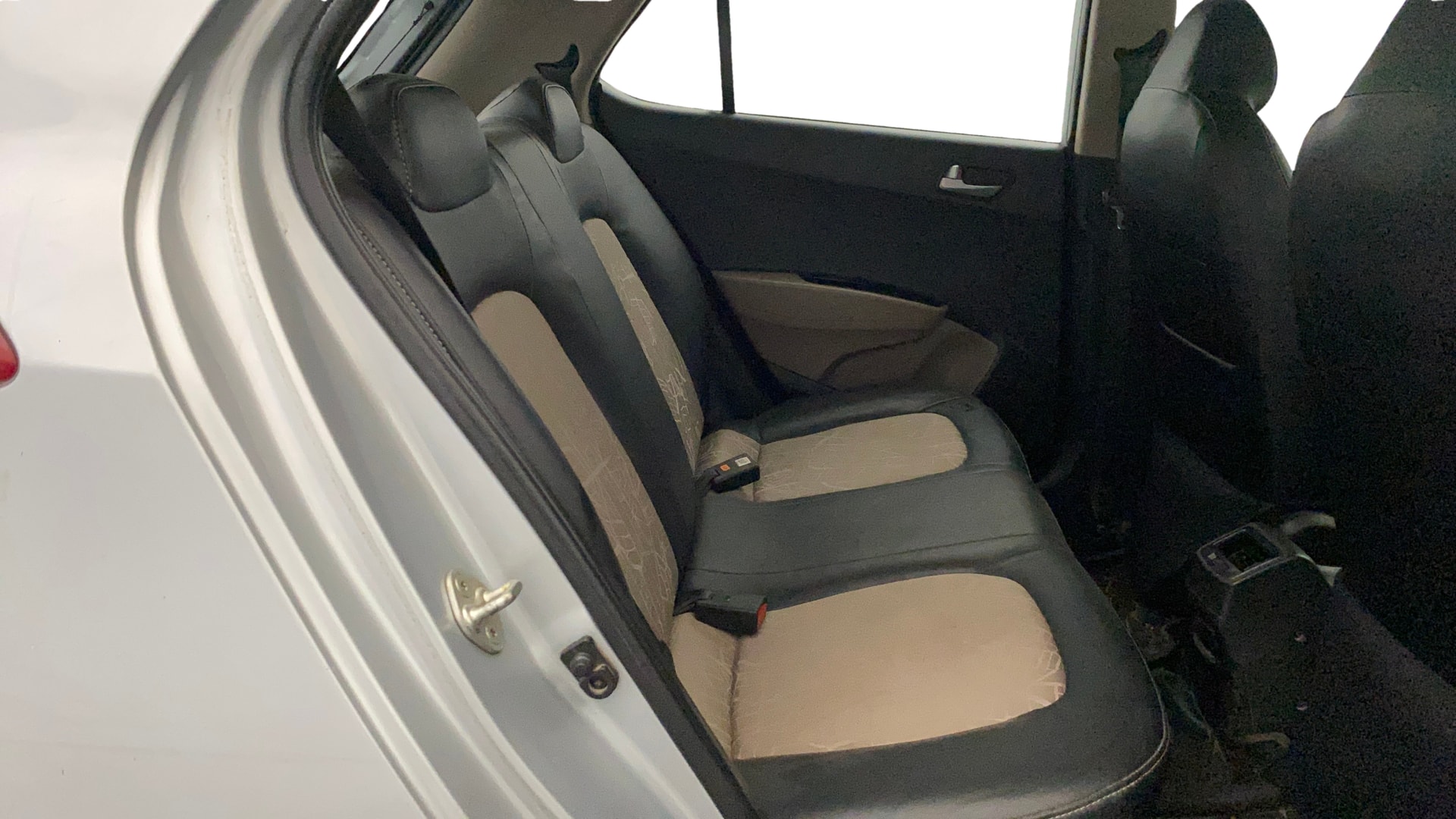 View 2019 Hyundai Grand i10 Sportz 1.2 Kappa Image 10 Used 2019 Hyundai Grand i10 Sportz 1.2 Kappa Image 10