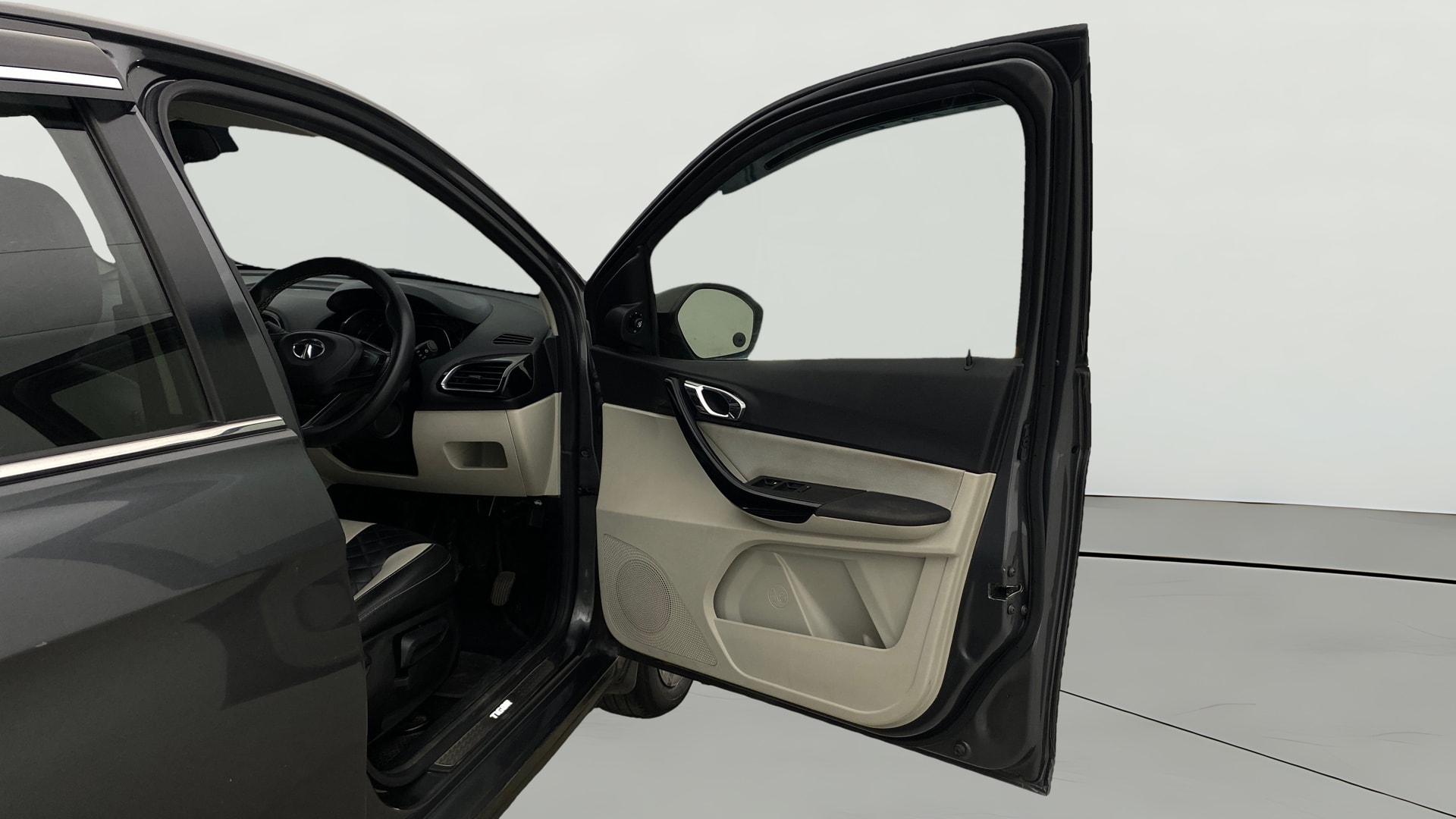 View 2022 Tata Tigor XE Diesel Image 45 Used 2022 Tata Tigor XE Diesel Image 45