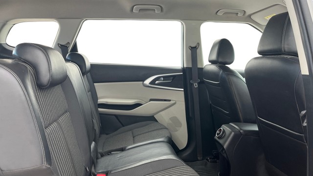View Kia Carens Image 36 Used Kia Carens Image 36