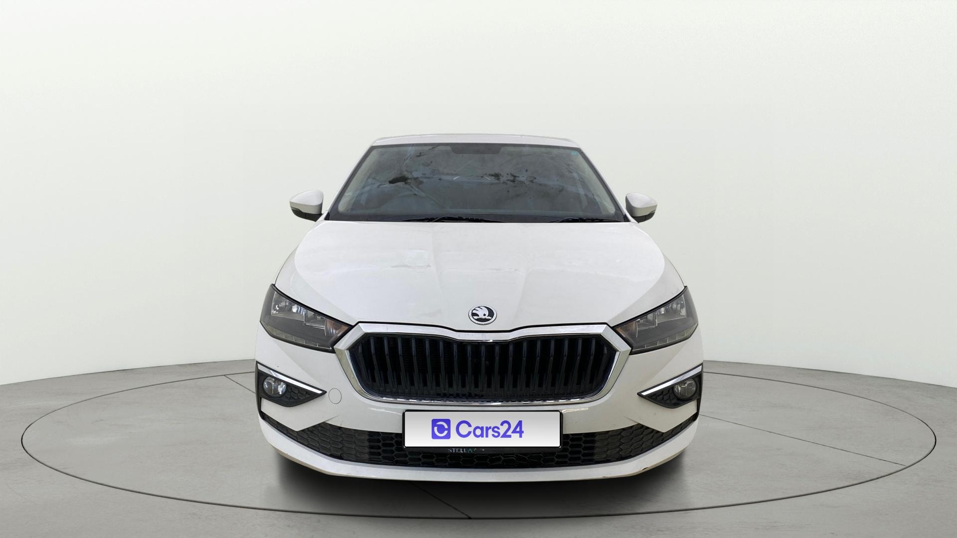 View 2024 Skoda Slavia Ambition 1.0 TSI MT Image 1 Used 2024 Skoda Slavia Ambition 1.0 TSI MT Image 1
