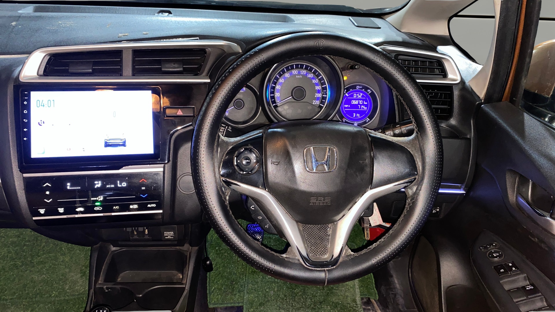 View 2017 Honda WR-V S MT Diesel Edge Edition Image 12 Used 2017 Honda WR-V S MT Diesel Edge Edition Image 12