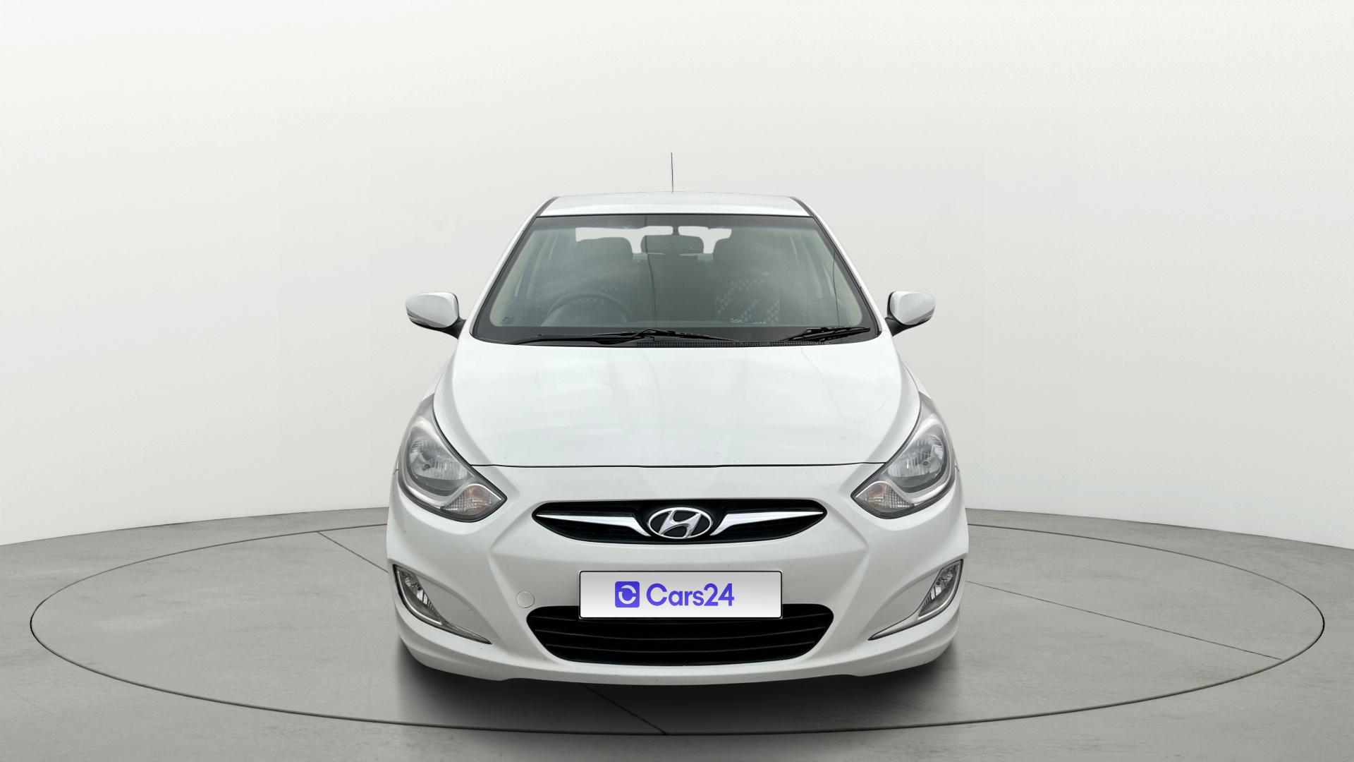 2015 ह्युंडई फ्लयूडिक वरना 1.6 VTVT SX 2015 ह्युंडई फ्लयूडिक वरना 1.6 VTVT SX
