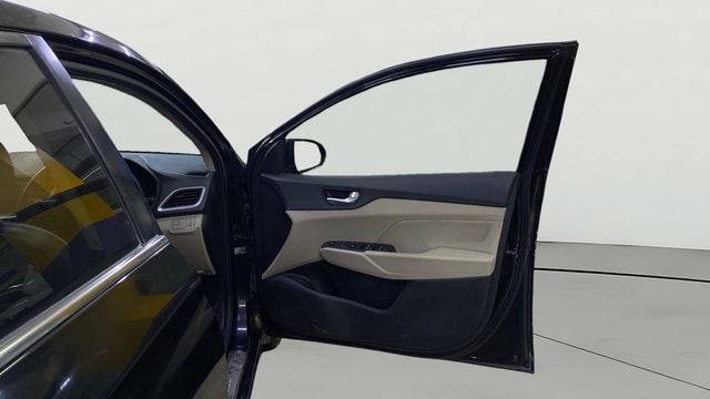 View Hyundai Verna Image 45 Used Hyundai Verna Image 45