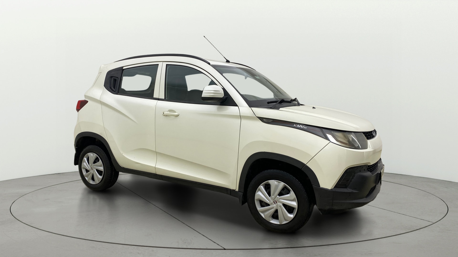 View 2017 Mahindra KUV100 K4 Plus Diesel 6 Seater BS IV Image 21 Used 2017 Mahindra KUV100 K4 Plus Diesel 6 Seater BS IV Image 21