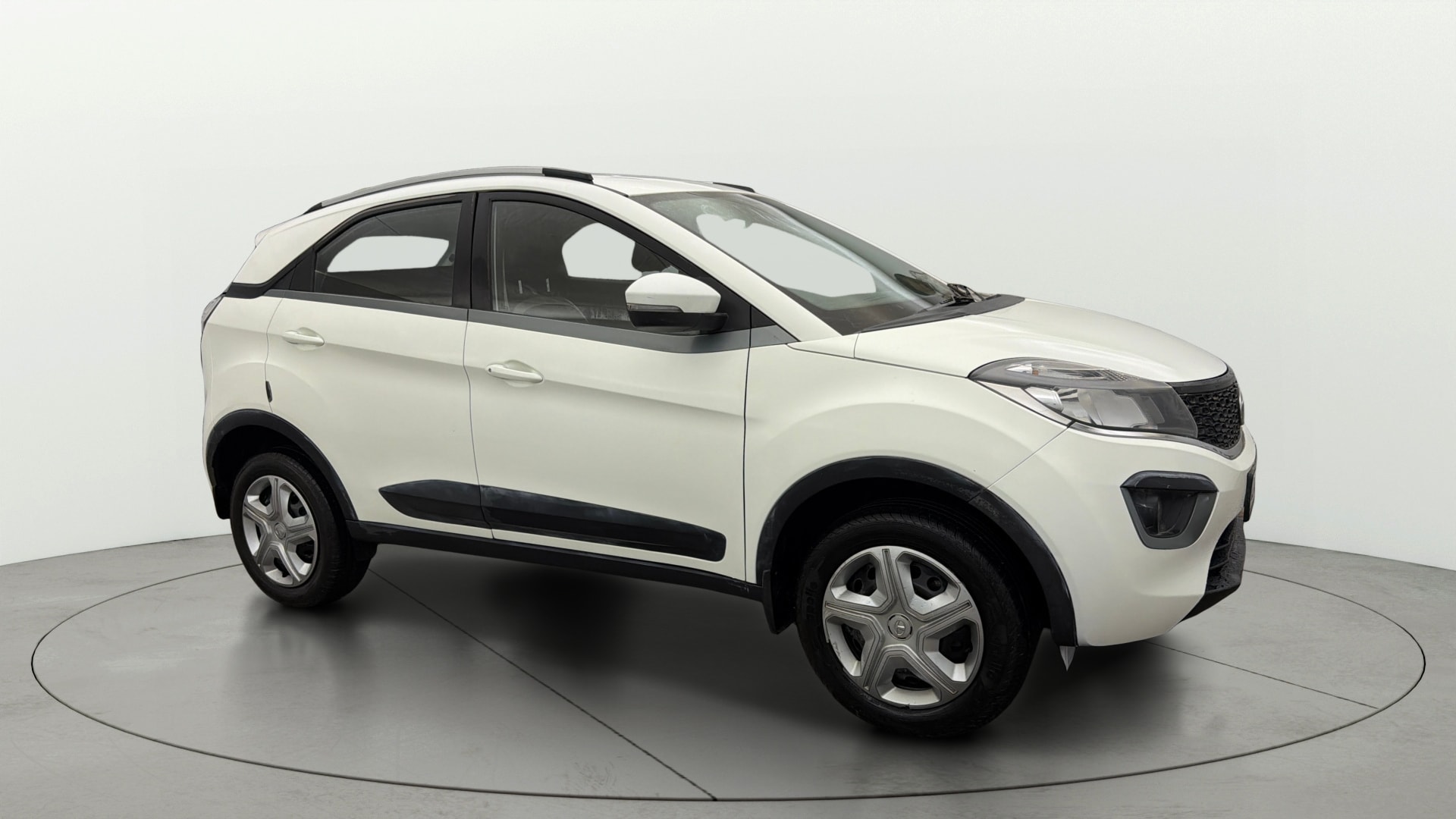 View 2018 Tata Nexon Revotron XT Image 21 Used 2018 Tata Nexon Revotron XT Image 21