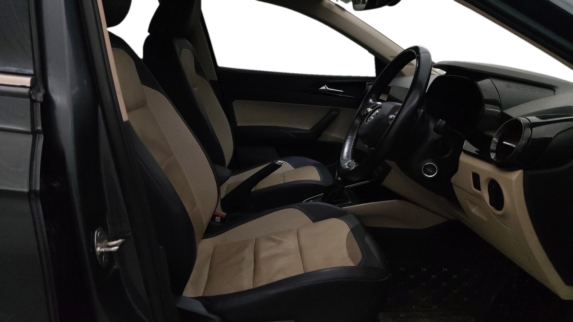 View 2022 Skoda Slavia Style 1.0 TSI AT Image 27 Used 2022 Skoda Slavia Style 1.0 TSI AT Image 27