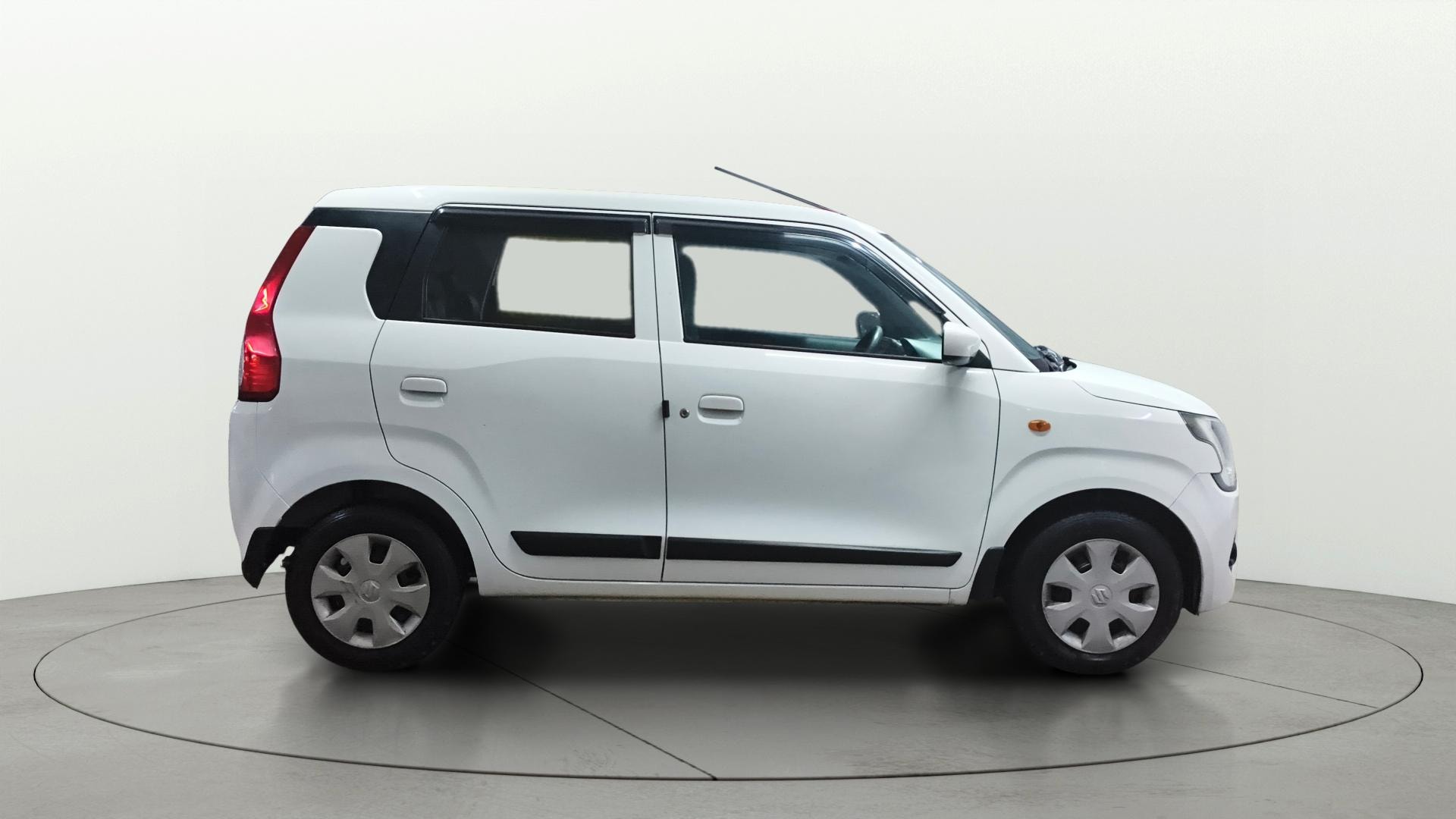 View 2021 Maruti Suzuki 1000 Base Variant Image 8 Used 2021 Maruti Suzuki 1000 Base Variant Image 8