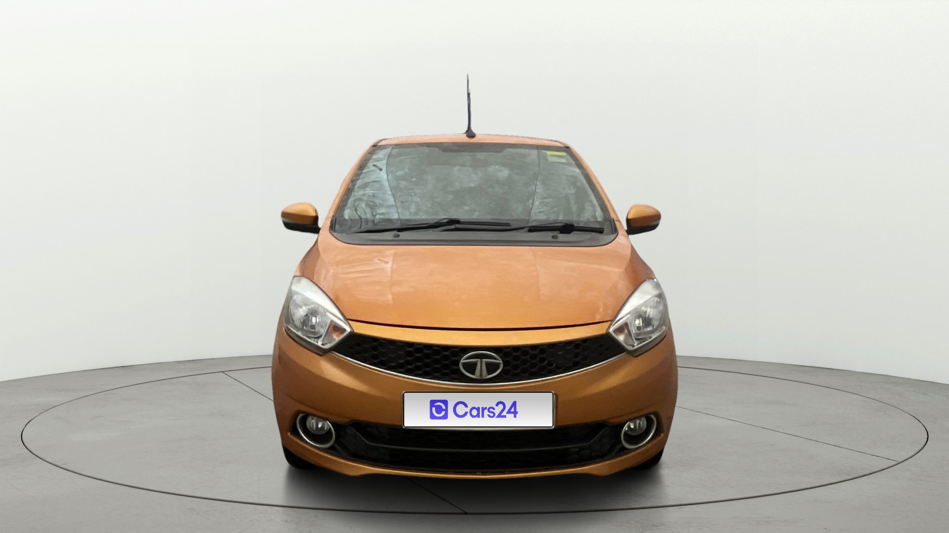 View 2018 Tata Tiago Revotorq XB Image 1 Used 2018 Tata Tiago Revotorq XB Image 1