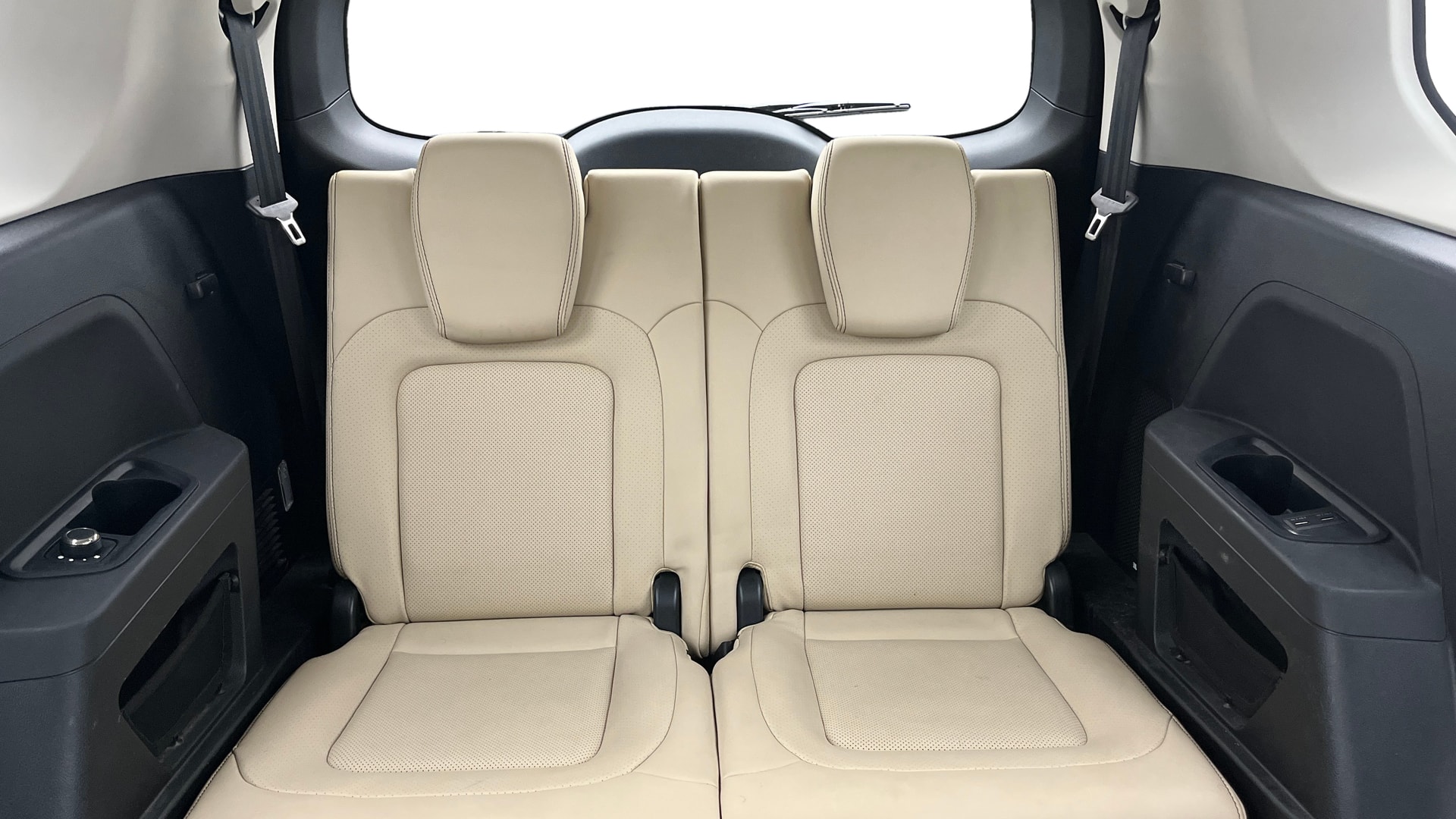View 2022 Tata Safari XZA Plus Image 10 Used 2022 Tata Safari XZA Plus Image 10