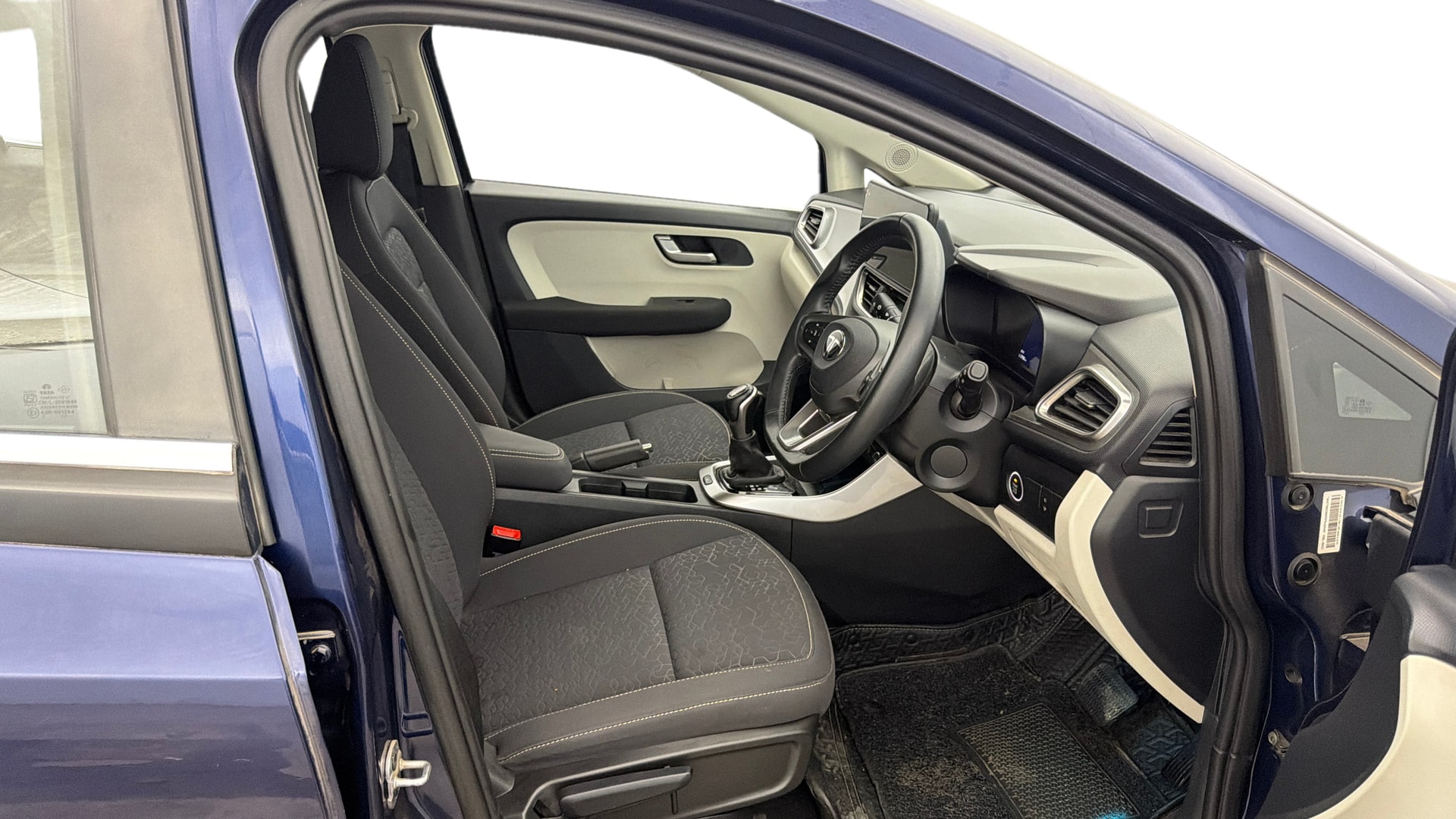 View 2024 Tata Altroz XZ Petrol Image 27 Used 2024 Tata Altroz XZ Petrol Image 27
