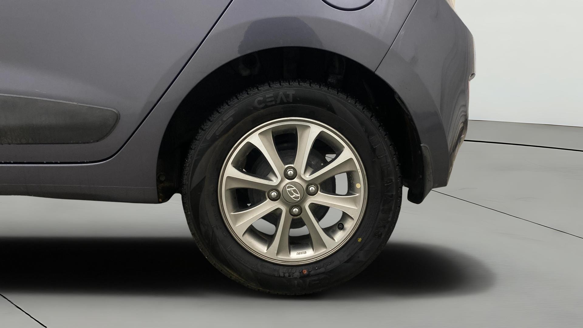 View 2014 Hyundai Grand i10 1.2 Asta Petrol Image 11 Used 2014 Hyundai Grand i10 1.2 Asta Petrol Image 11