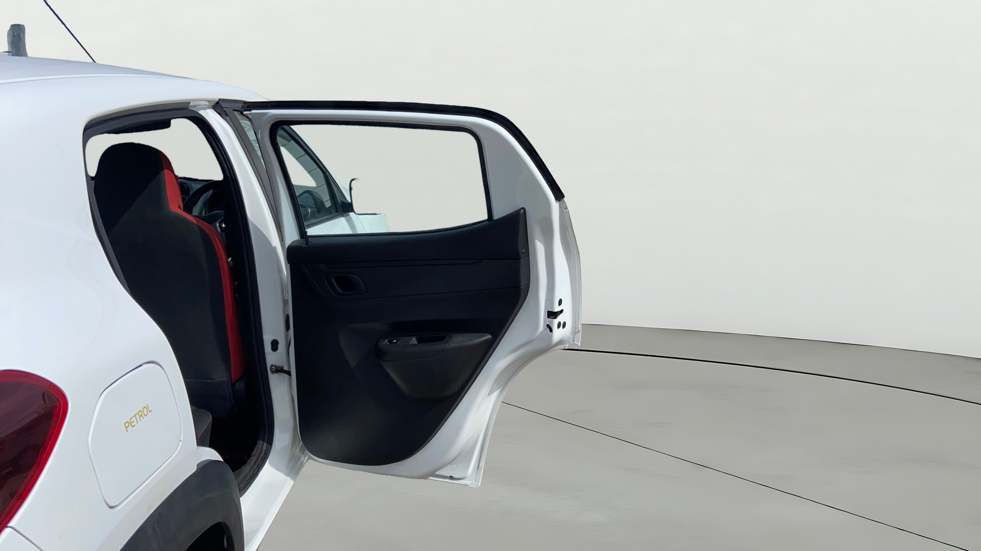 View 2024 Renault Kwid RXT 1.0 Image 7 Used 2024 Renault Kwid RXT 1.0 Image 7
