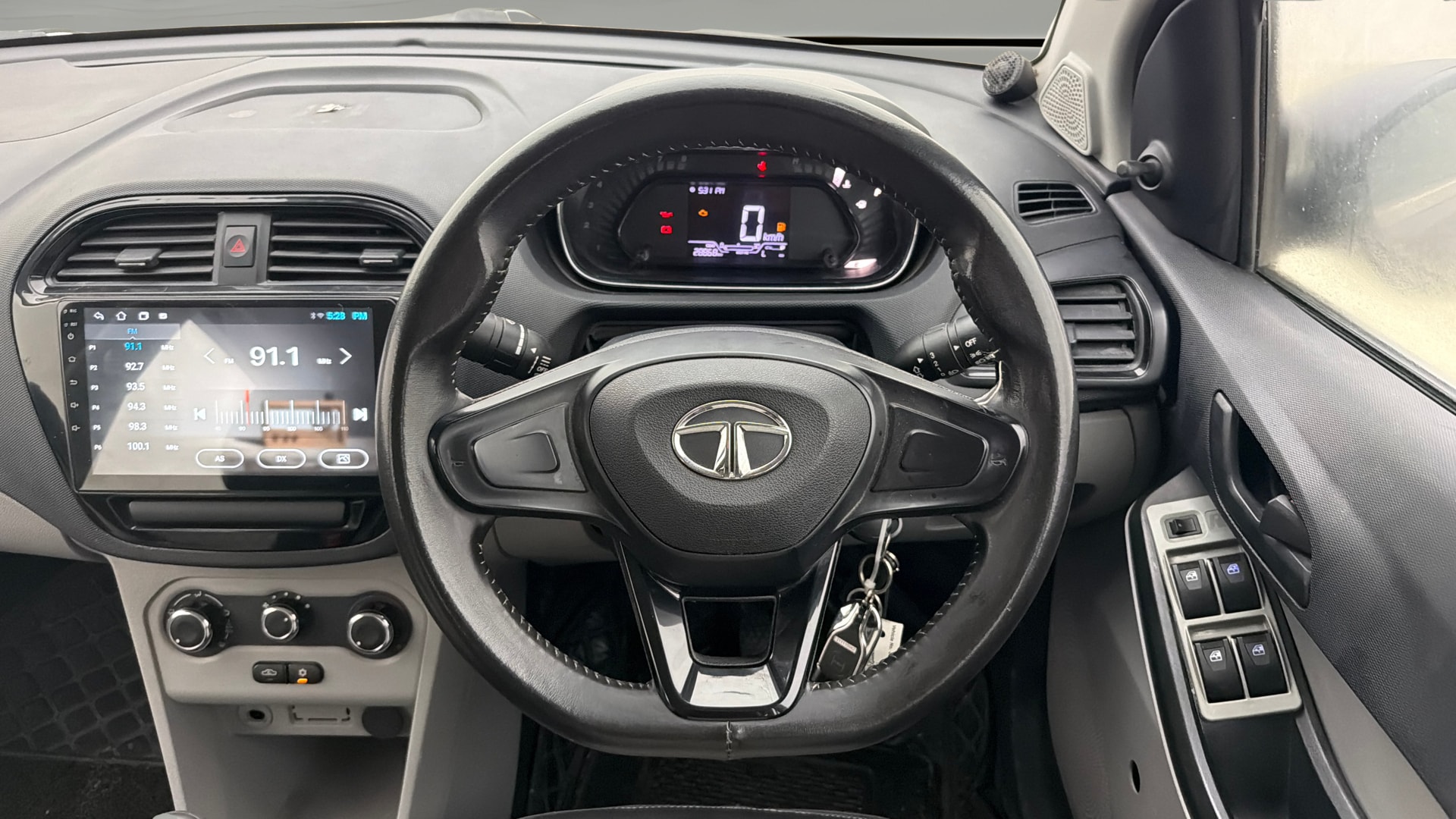 View 2022 Tata Tiago Revotorq XB Image 20 Used 2022 Tata Tiago Revotorq XB Image 20