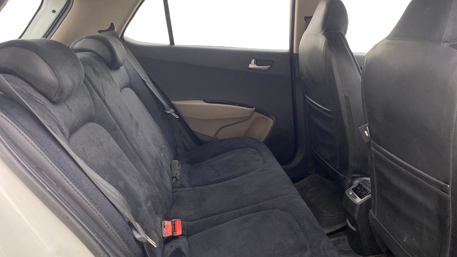 View 2015 Hyundai Grand i10 Asta AT 1.2 Kappa VTVT Image 28 Used 2015 Hyundai Grand i10 Asta AT 1.2 Kappa VTVT Image 28
