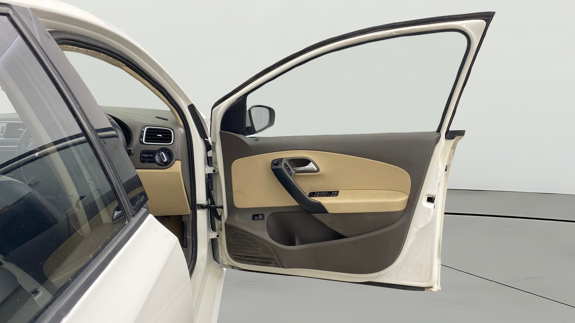 View 2021 Volkswagen Vento 1.0 L TSI Highline Petrol Image 43 Used 2021 Volkswagen Vento 1.0 L TSI Highline Petrol Image 43