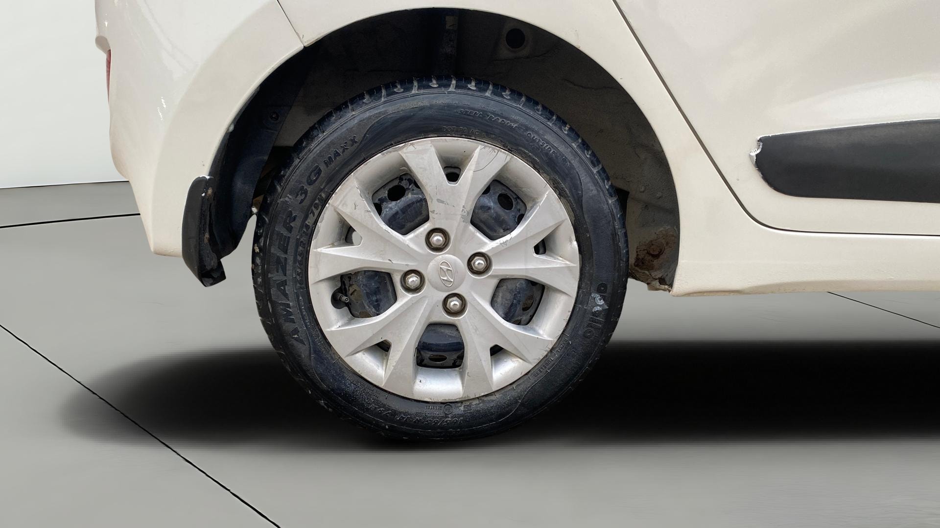 View 2015 Hyundai Grand i10 Magna 1.2 Kappa VTVT Image 23 Used 2015 Hyundai Grand i10 Magna 1.2 Kappa VTVT Image 23