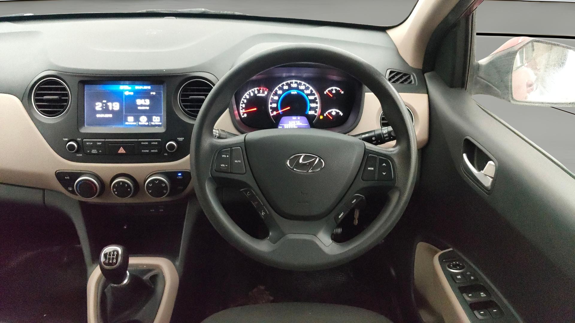 View 2017 Hyundai Grand i10 1.2 Sportz(O) Petrol Image 20 Used 2017 Hyundai Grand i10 1.2 Sportz(O) Petrol Image 20