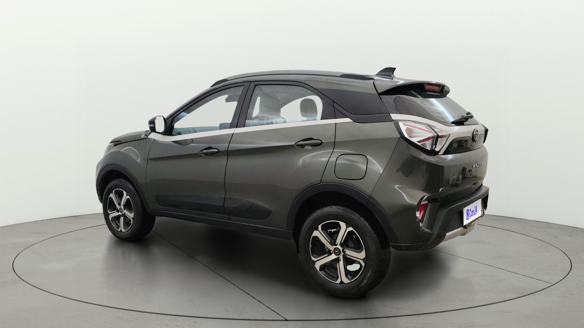 View 2022 Tata Nexon Revotron XE Image 2 Used 2022 Tata Nexon Revotron XE Image 2