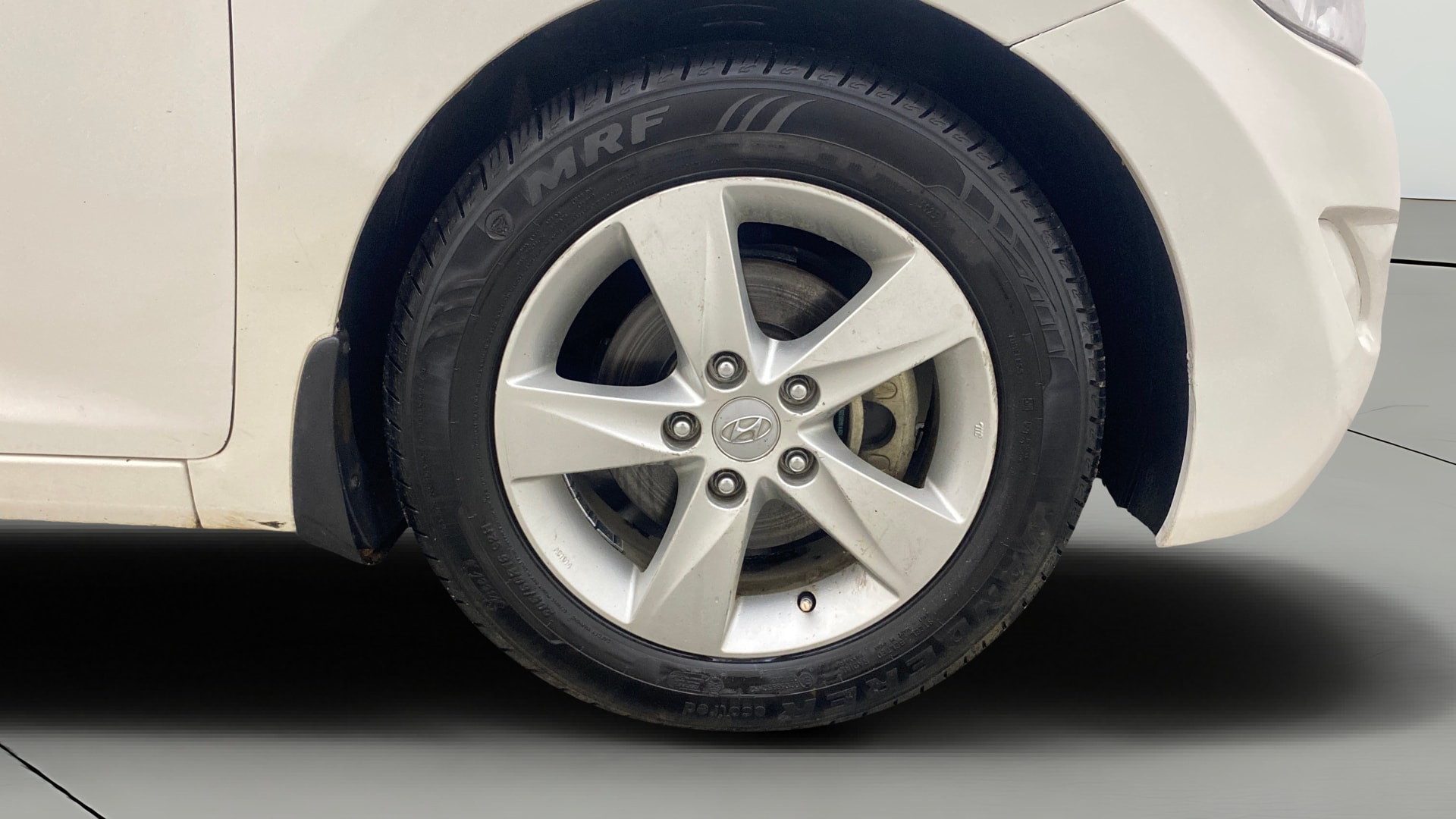 View 2013 Hyundai Elantra 1.6 CRDi S Image 42 Used 2013 Hyundai Elantra 1.6 CRDi S Image 42