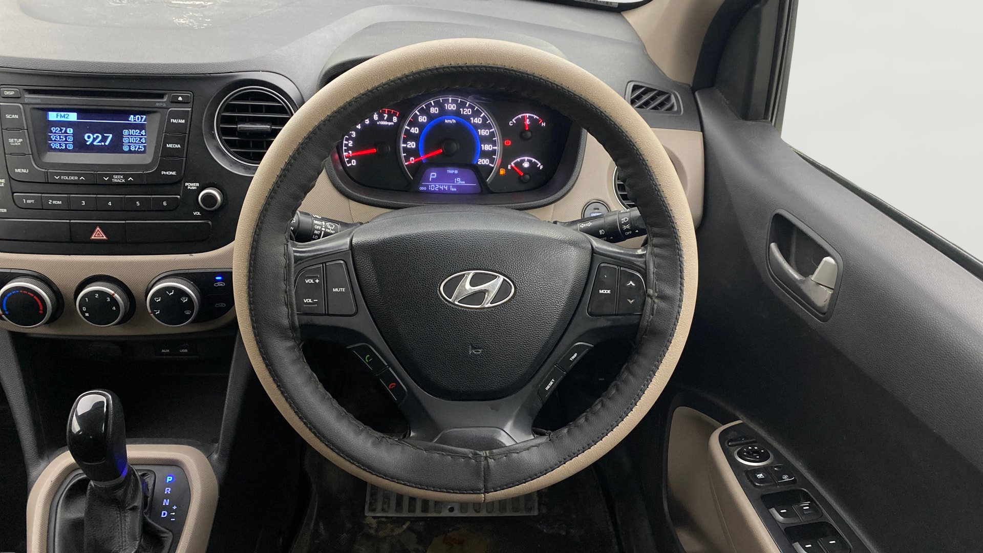 View 2015 Hyundai Grand i10 Asta AT 1.2 Kappa VTVT Image 20 Used 2015 Hyundai Grand i10 Asta AT 1.2 Kappa VTVT Image 20