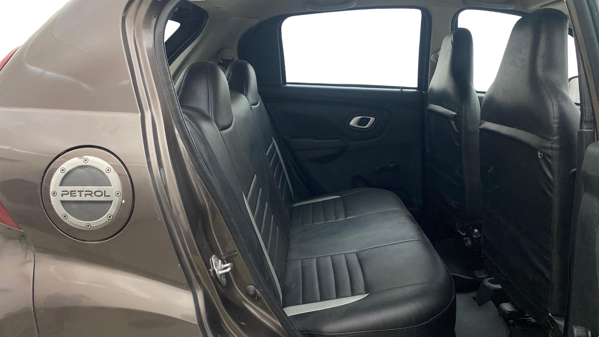 View 2022 Datsun Redi GO T Image 28 Used 2022 Datsun Redi GO T Image 28