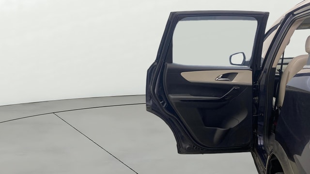 View Mahindra XUV700 Image 16 Used Mahindra XUV700 Image 16