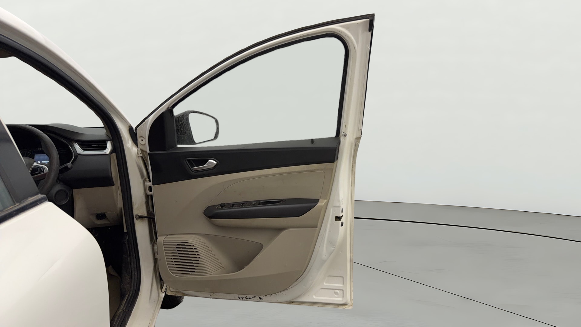 View 2022 Renault Triber RXZ Image 47 Used 2022 Renault Triber RXZ Image 47