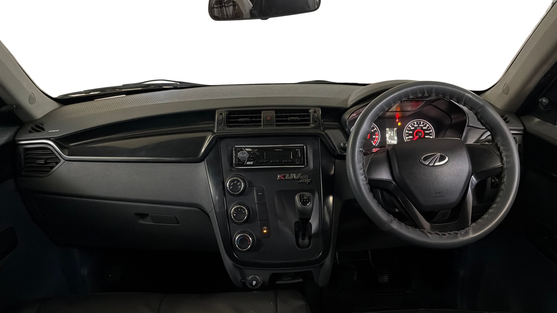 View 2019 Mahindra KUV100 K2 Petrol BS IV Image 15 Used 2019 Mahindra KUV100 K2 Petrol BS IV Image 15
