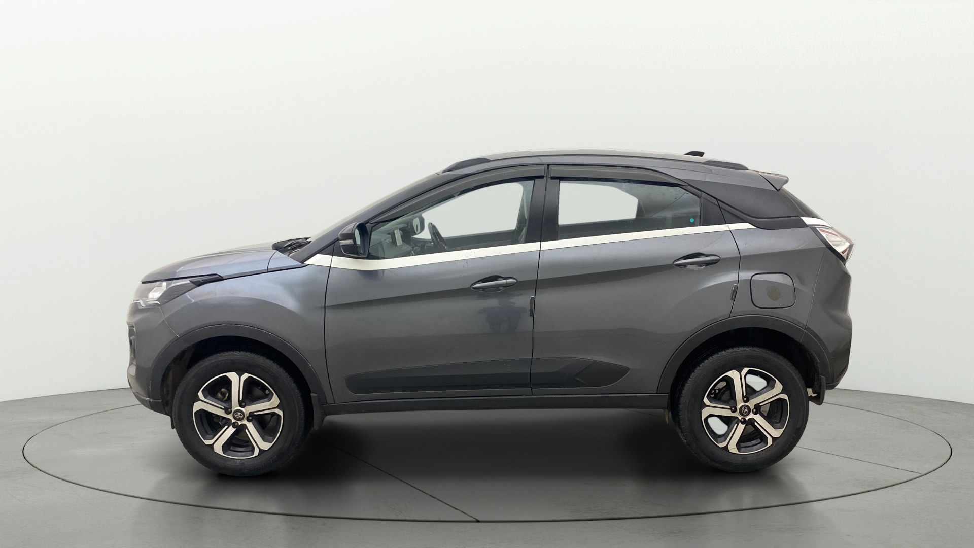 View 2021 Tata Nexon Revotron XE Image 6 Used 2021 Tata Nexon Revotron XE Image 6