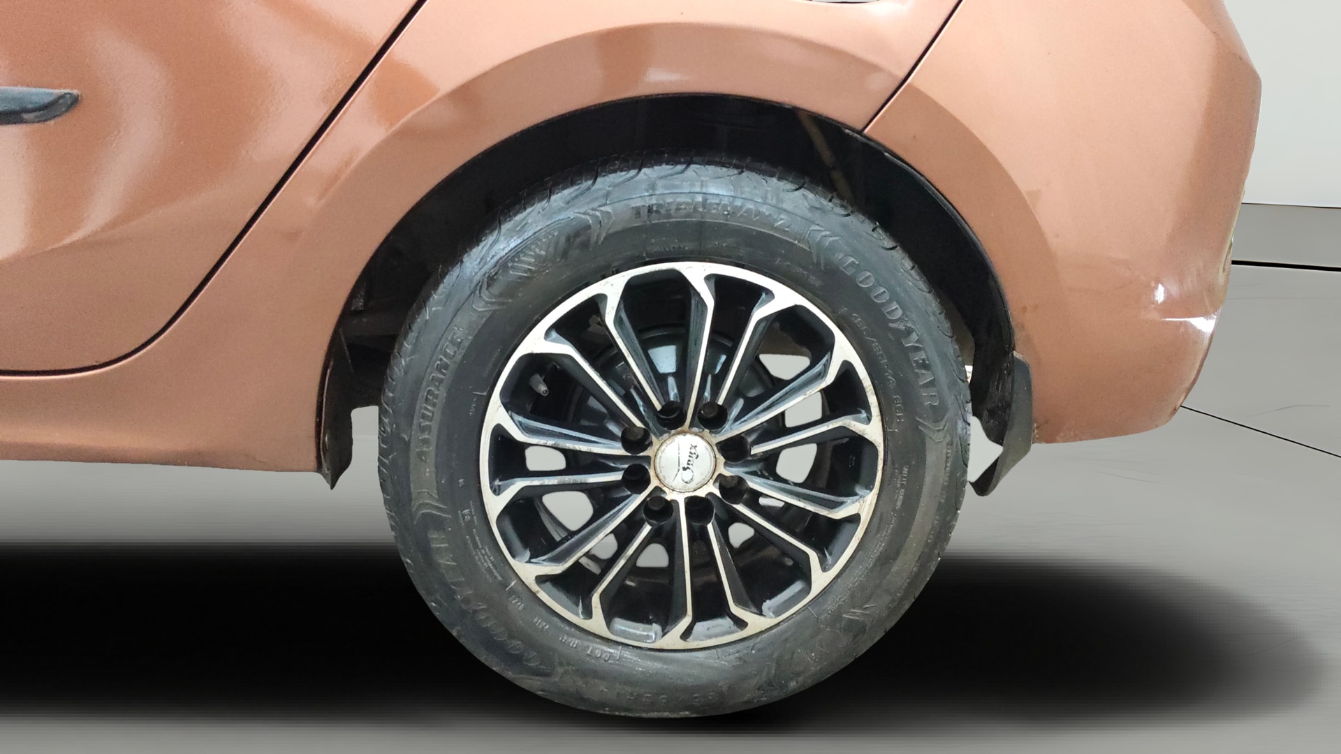 View 2018 Tata Tigor XE Diesel Image 11 Used 2018 Tata Tigor XE Diesel Image 11