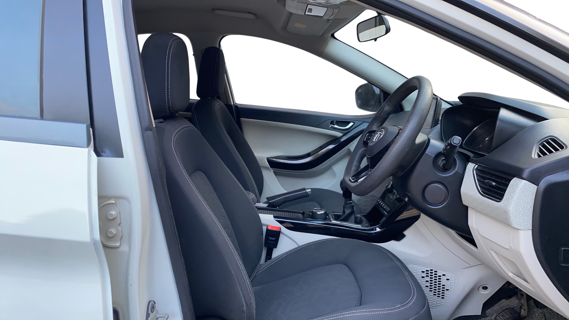 View 2020 Tata Nexon Revotron XE Image 19 Used 2020 Tata Nexon Revotron XE Image 19